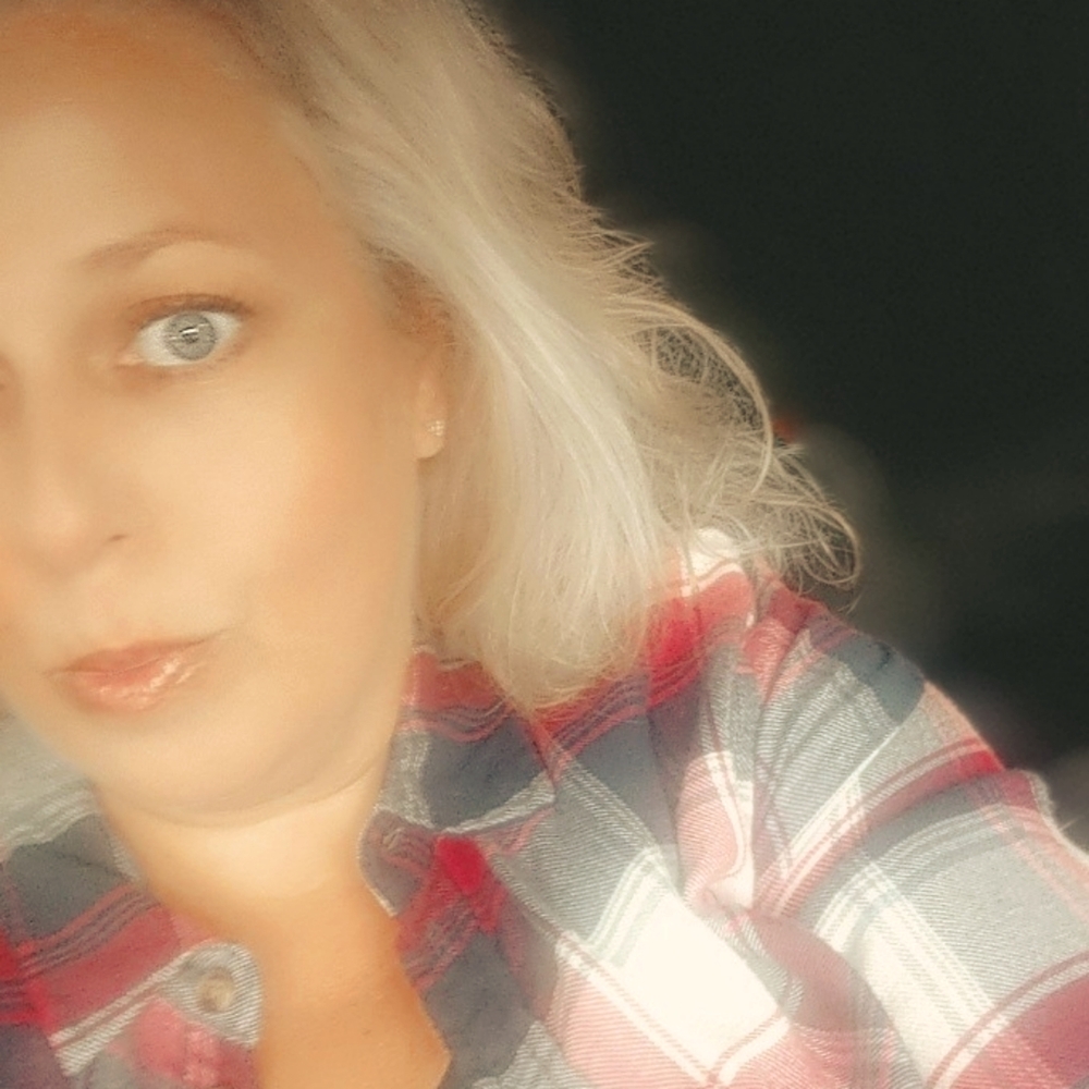 Meet your Posher, Renee